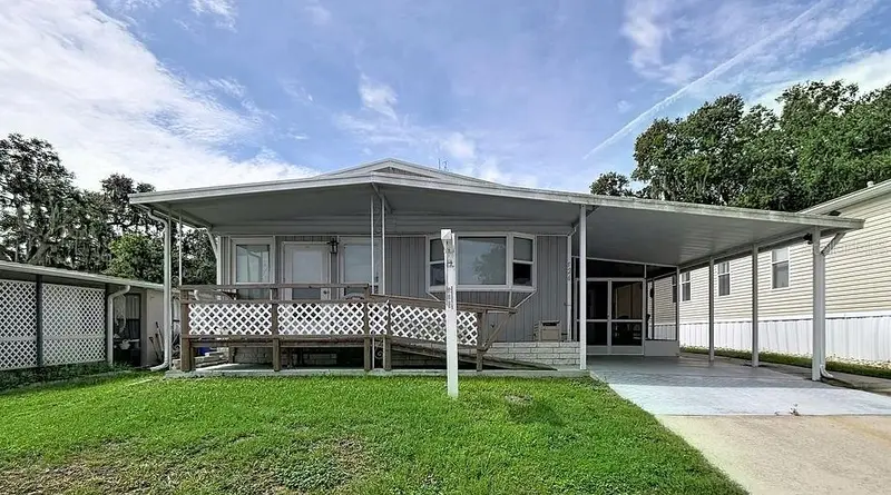 526 Cassandra Ln, FL
