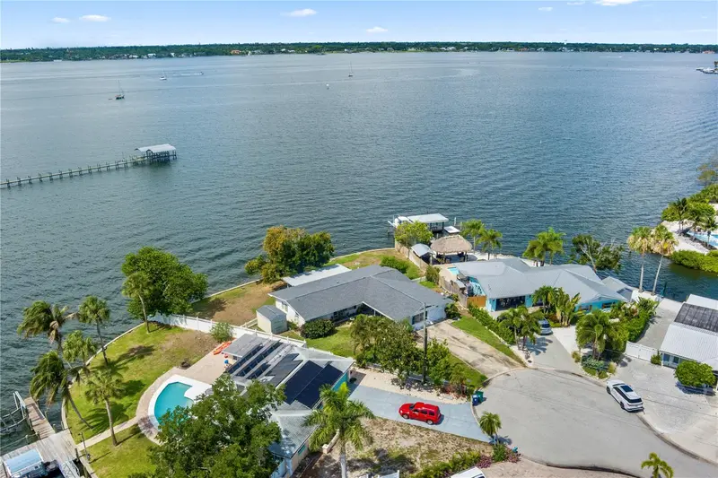 800 25th Ave W, FL