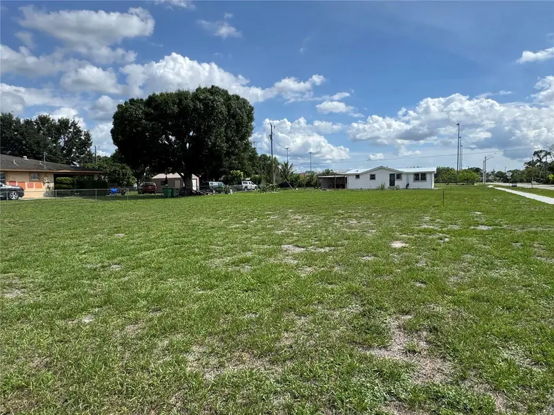 Glades Ave, FL
