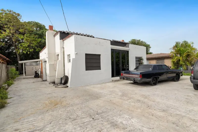 1829 5th, FL
