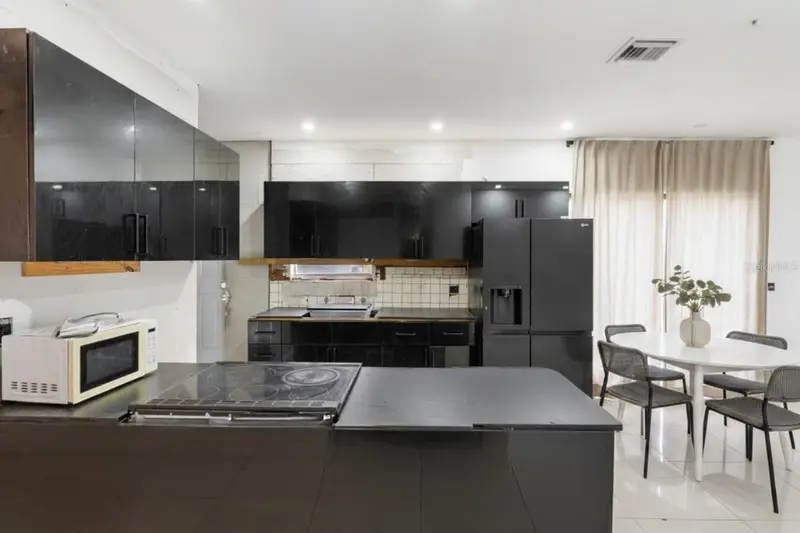 1829 5th, FL