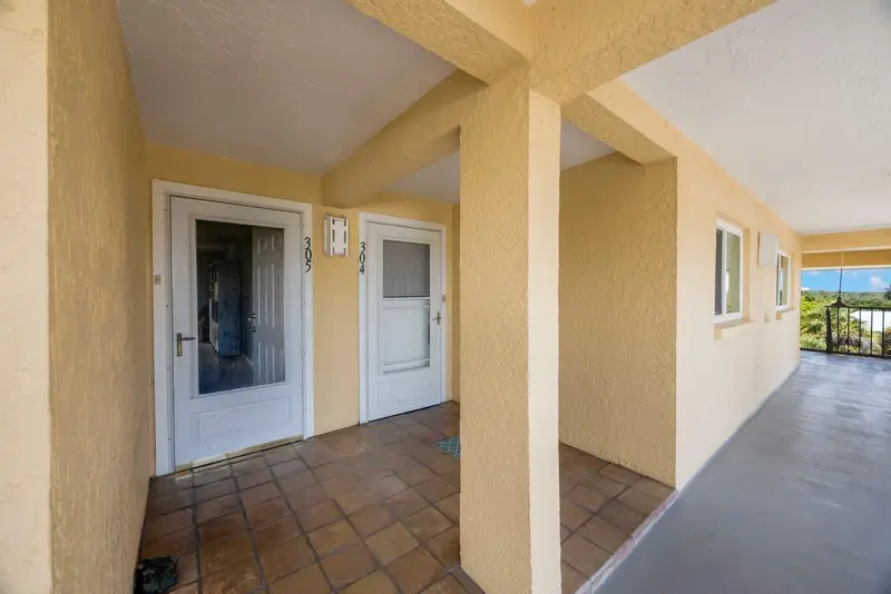 1125 Pinellas Bayway S #305, FL