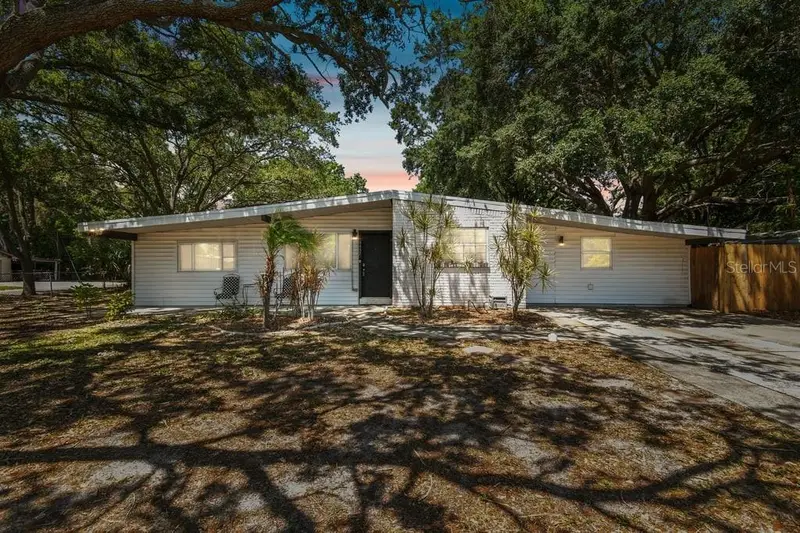 4437 W Bay Ave, FL