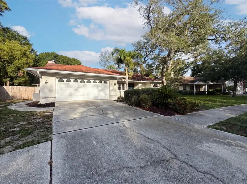 1015 Knollwood Ct, FL