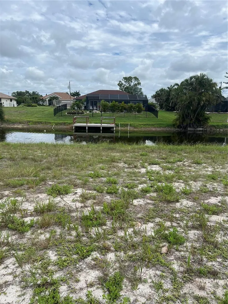 120 Mark Twain Ln, FL