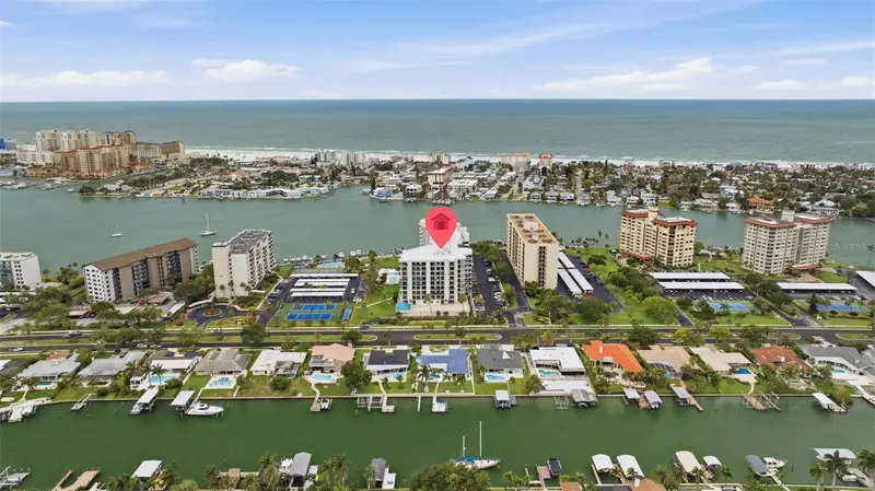 670 Island Way #807, FL