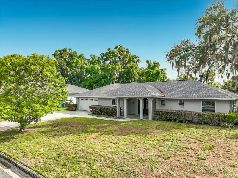 2157 Lake Dr, FL