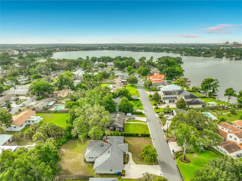 2157 Lake Dr, FL