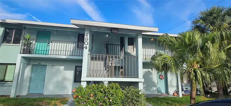 4904 Vincennes Ct #209, FL
