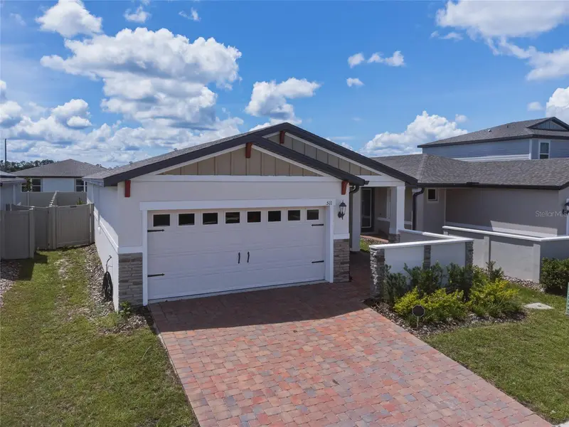 511 Kennedy Dr, FL