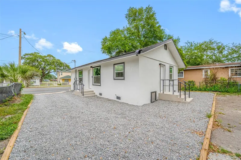 308 W 10th St, FL