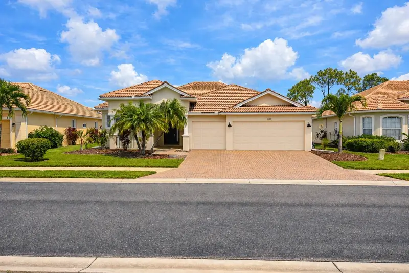 11935 Granite Woods Loop, FL