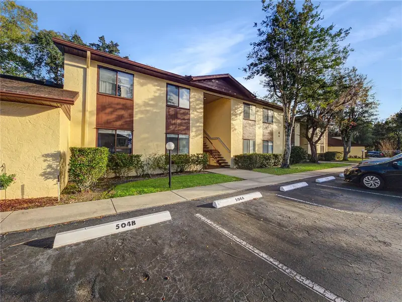 504 Silver Crse #A, FL