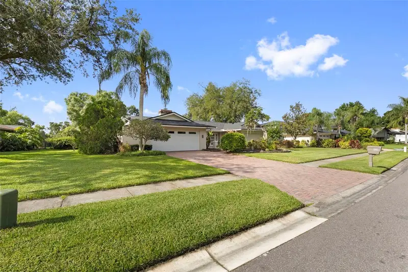 4308 Middle Lake Dr, FL