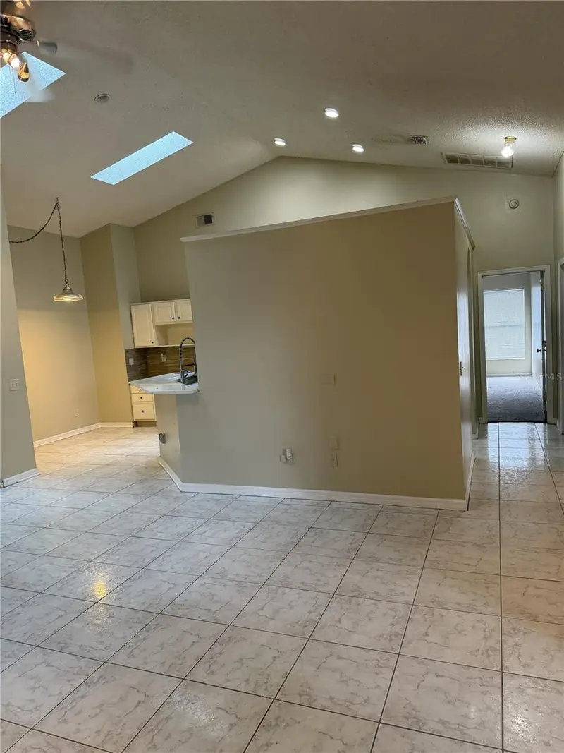 3733 Weetamoo Cir, FL