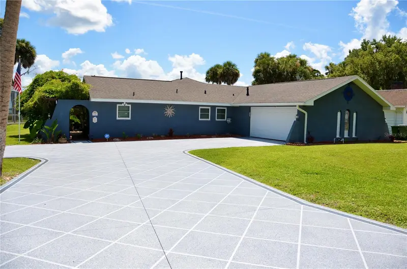1102 N Palmetto St, FL