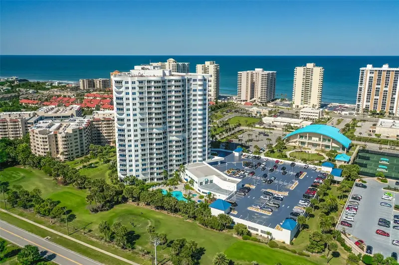 2 Oceans West Blvd #405, FL