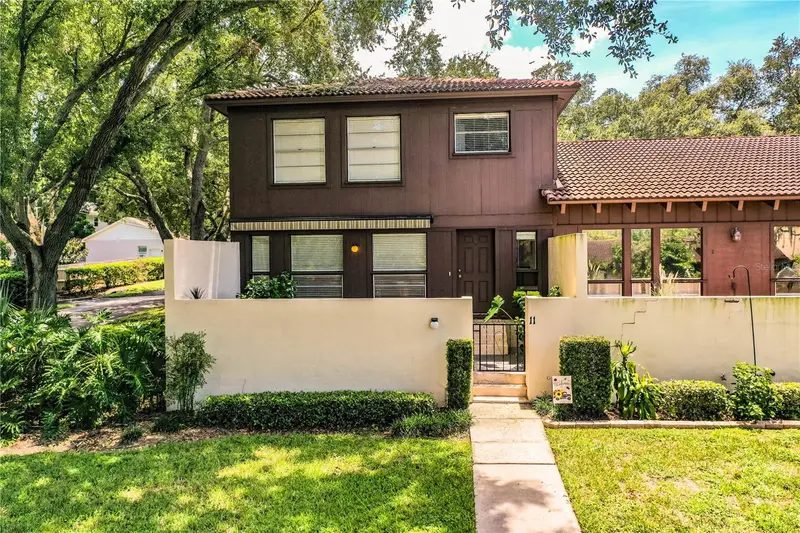 11 Loma Verde #11, FL