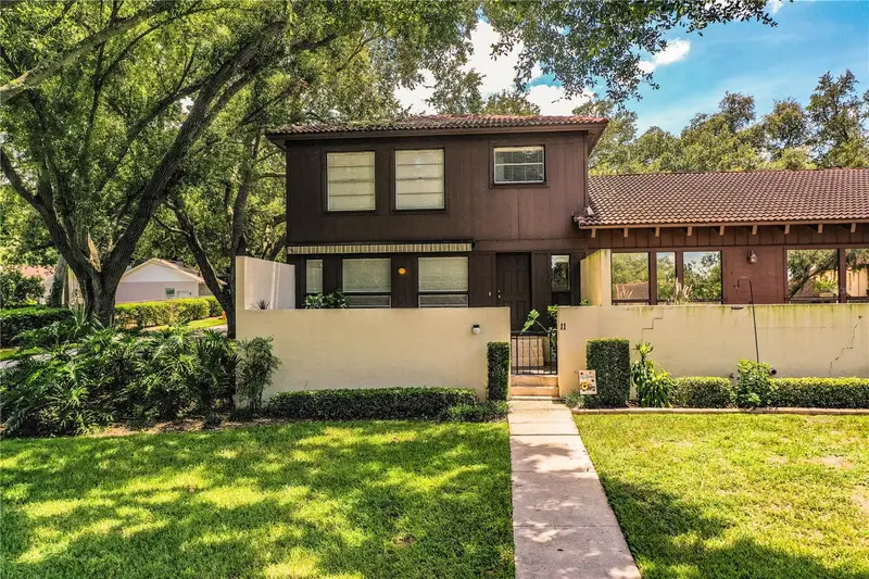 11 Loma Verde #11, FL