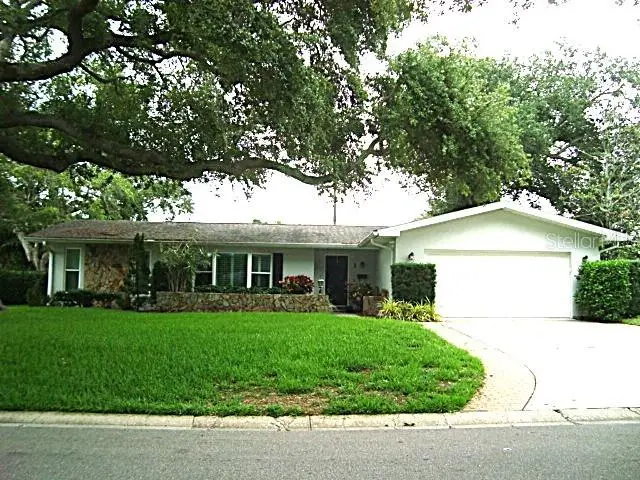 1 Eastwood Ln, FL
