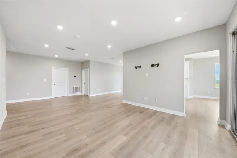 7521 Laureate Blvd #5403, FL