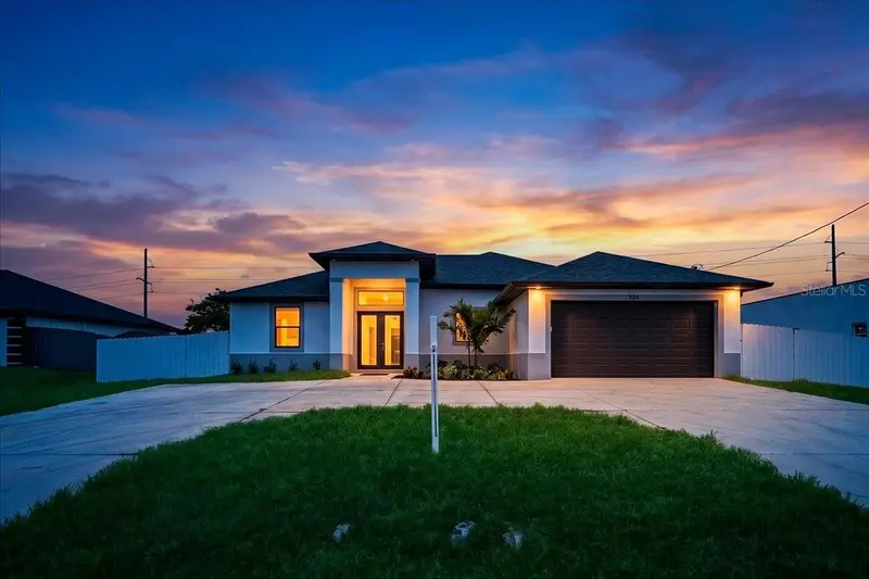 224 Chiquita Blvd N, FL