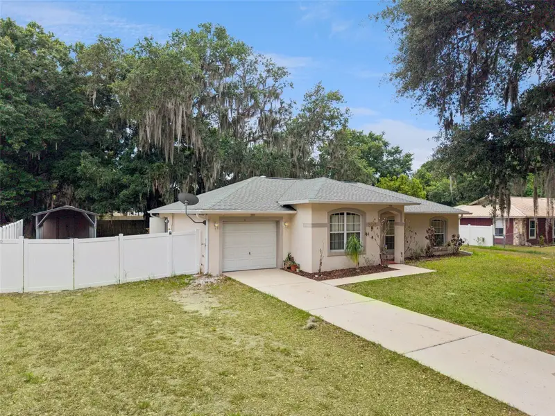 305 E 5th St, FL