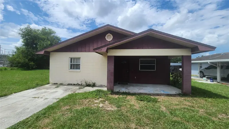 1117 Blossom Cir N, FL