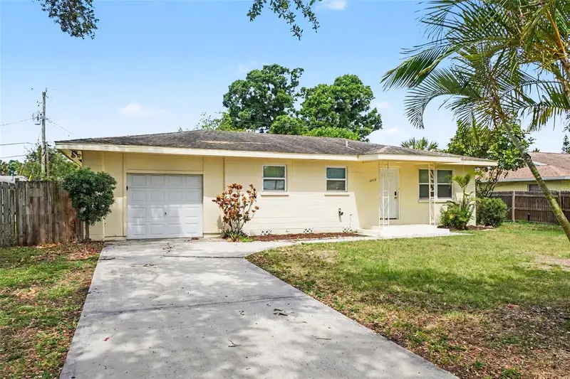 4529 19th Street Cir W, FL