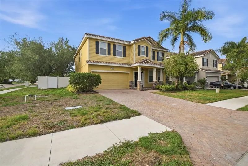 5654 Aaron Ct, FL