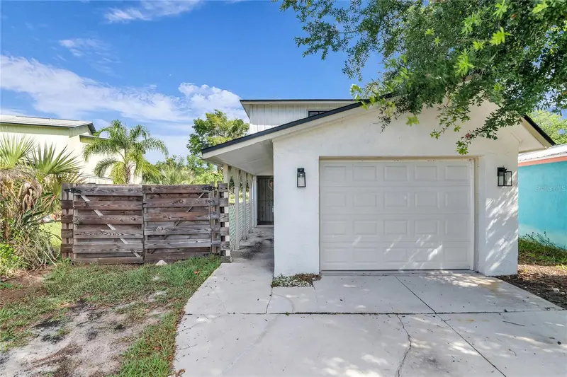 189 Oak Ln, FL