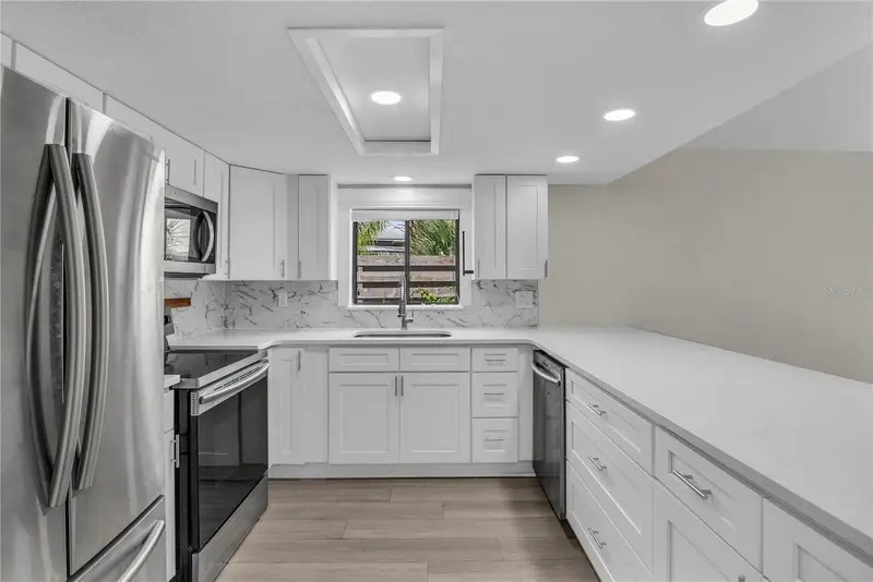 189 Oak Ln, FL