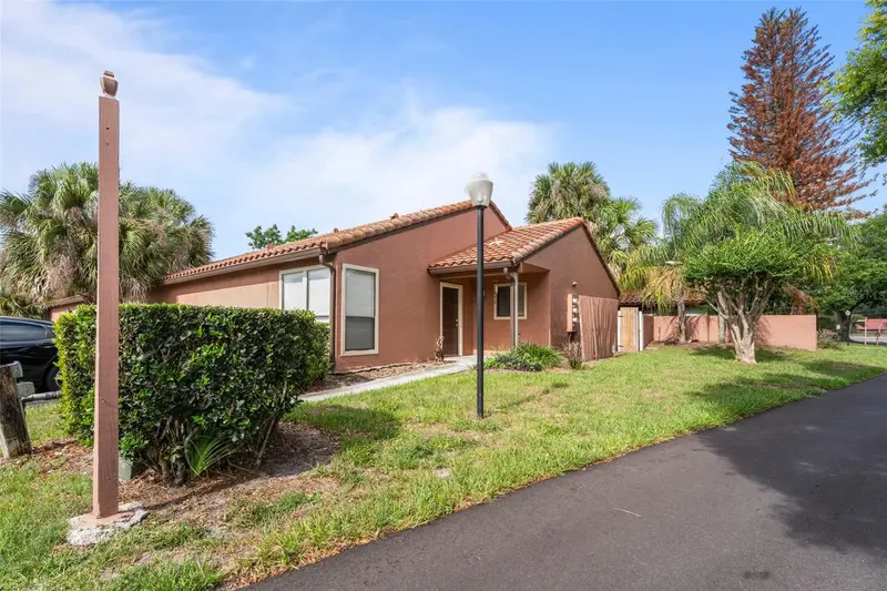 652 Saint Jhons #652, FL