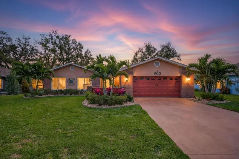 1700 Glen Lakes Blvd N, FL