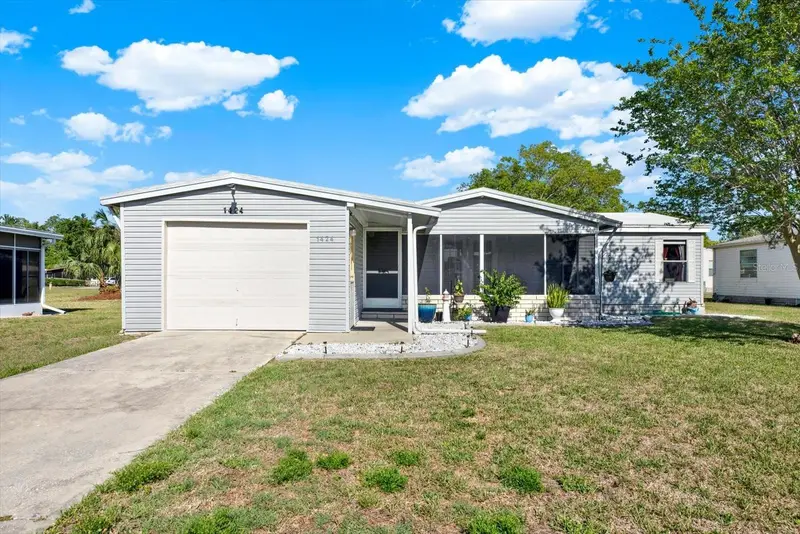 1424 Cross Bow Ln, FL