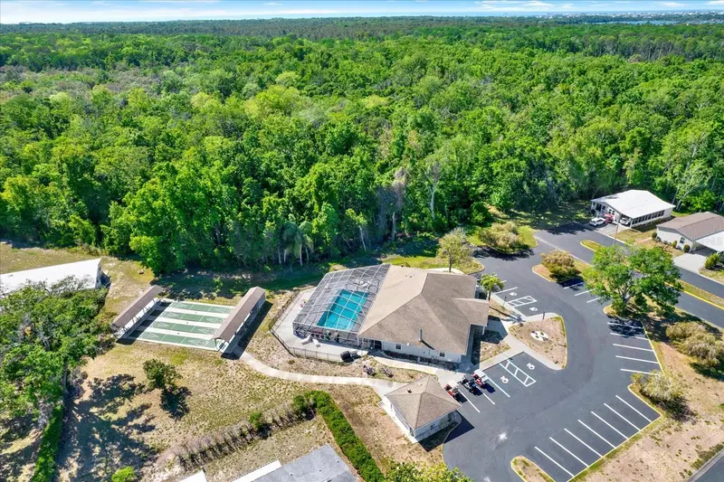 1424 Cross Bow Ln, FL