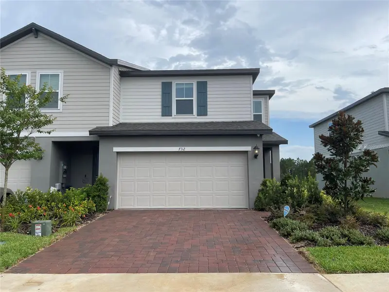 732 Legacy Dr, FL