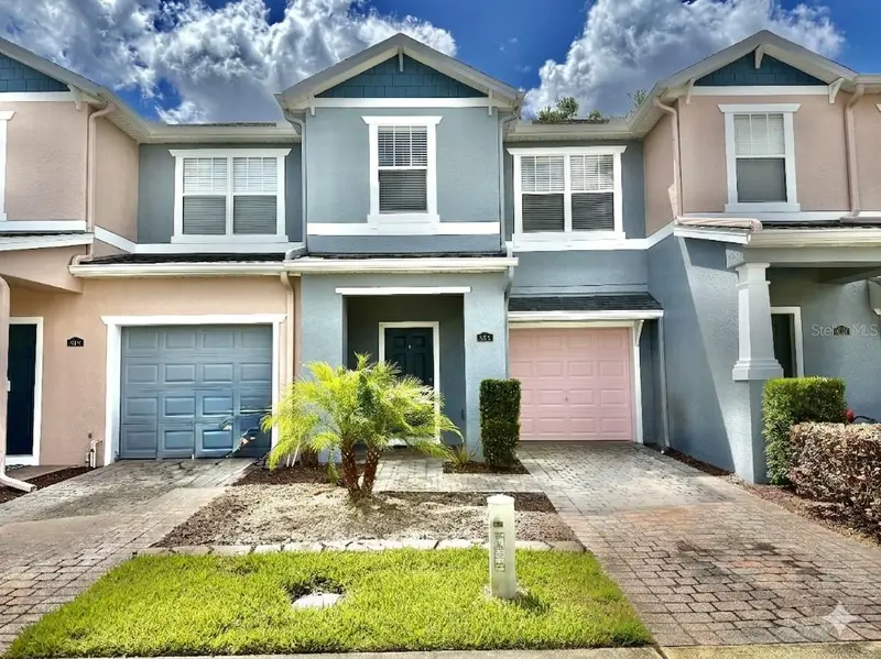 823 Pine Pointe Ln, FL