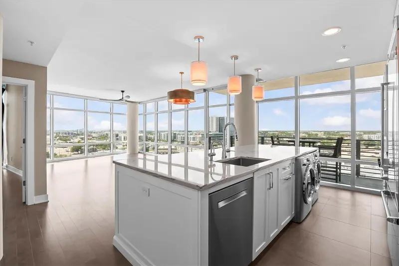 1120 E Kennedy Blvd #1216, FL