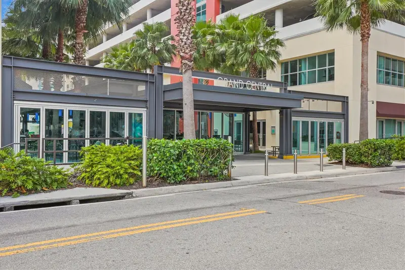 1120 E Kennedy Blvd #1216, FL