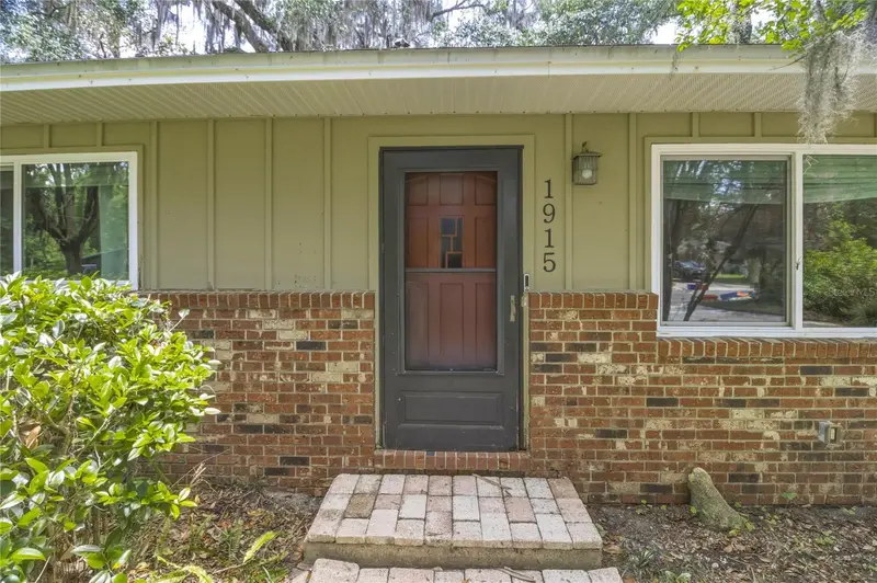 1915 Nw 42nd Pl, FL