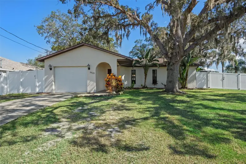 5525 Applegate Dr, FL