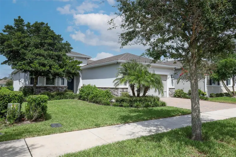 560 Adenmore Ter, FL