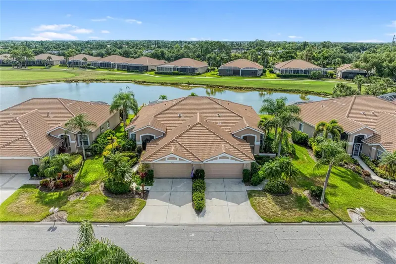 9532 Forest Hills Circle, FL