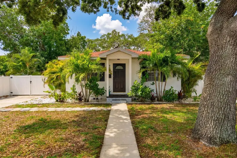824 59th Ave Ne, FL