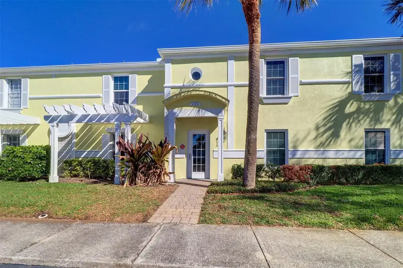 225 Pompano Dr Se #C, FL