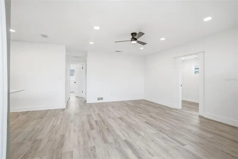 529 Firefly Ln, FL