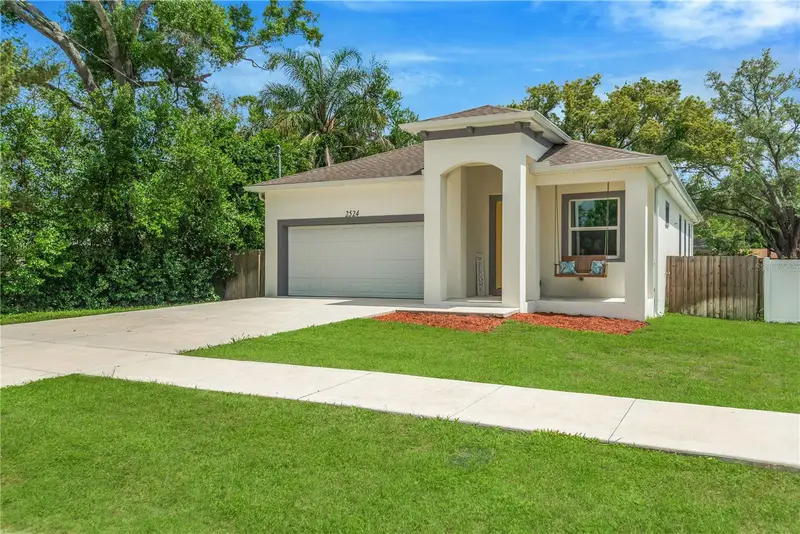 2524 Lake Ellen Ln, FL