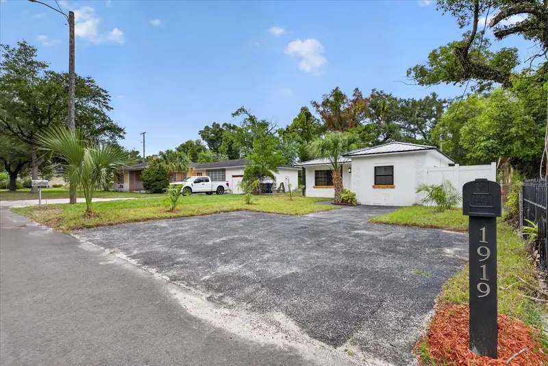 1919 E Clifton St, FL