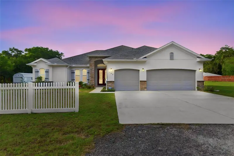 135 Mills Rd, FL